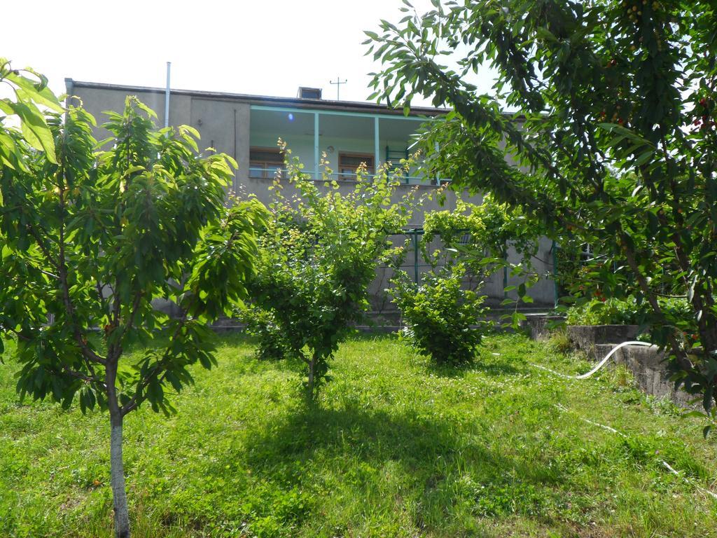 Guest House Nataly Yeghegnadzor Exterior photo