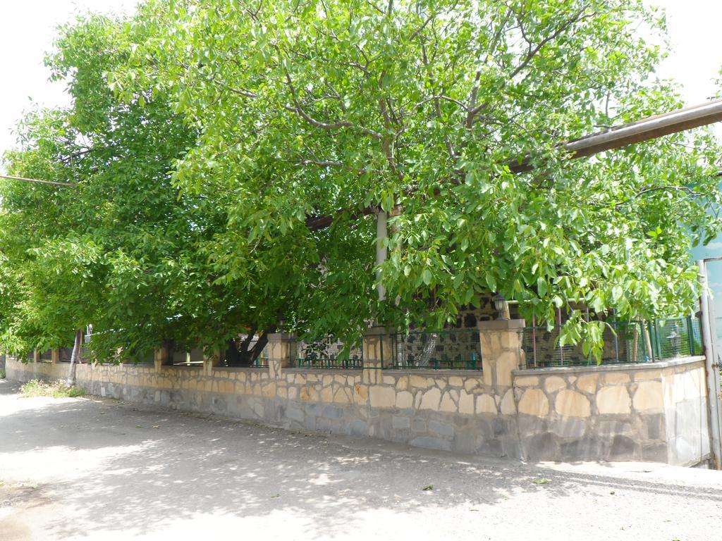Guest House Nataly Yeghegnadzor Exterior photo